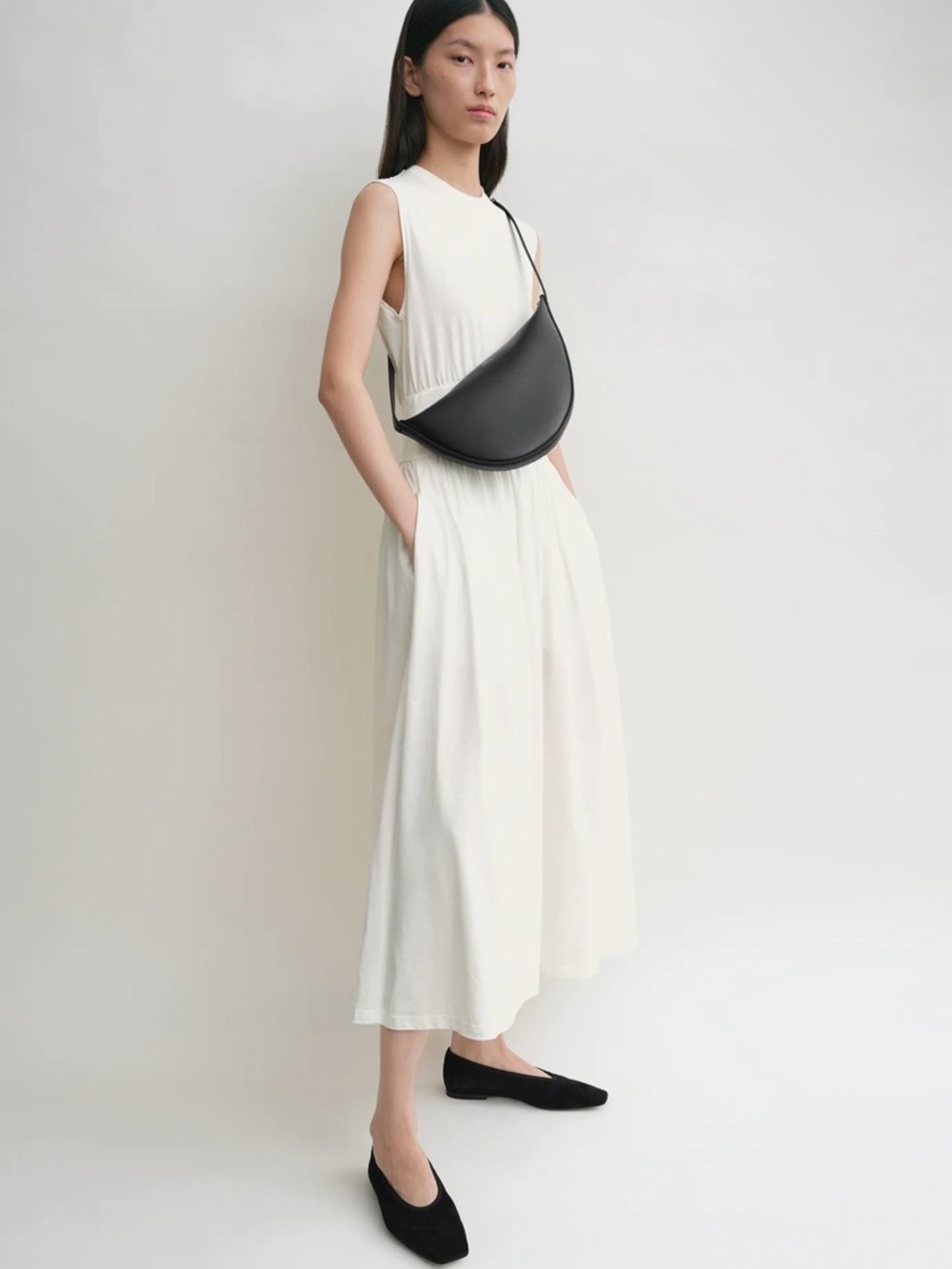 TOTEME Black Scooped Sling Bag - Picture 3 of 17